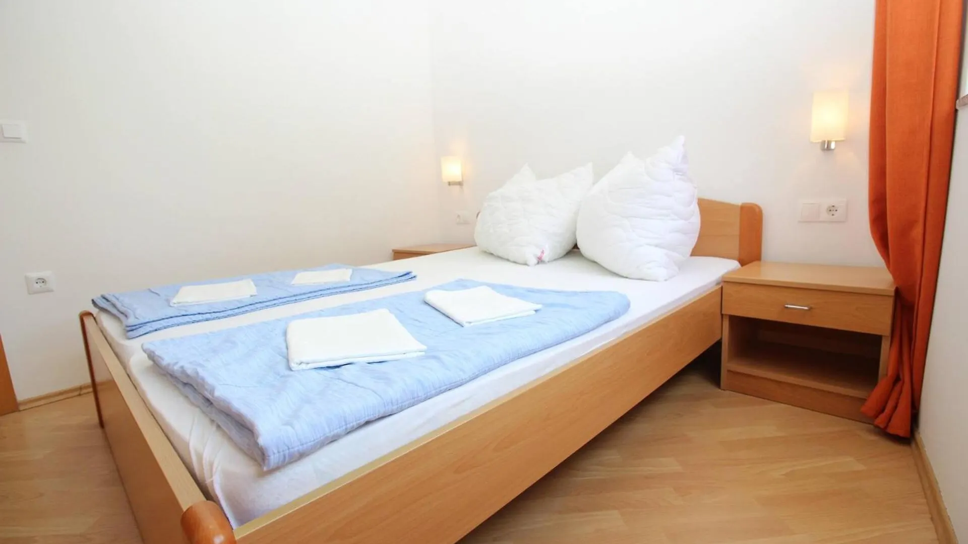 Apartments Mikulan Nara バスカ 0*,