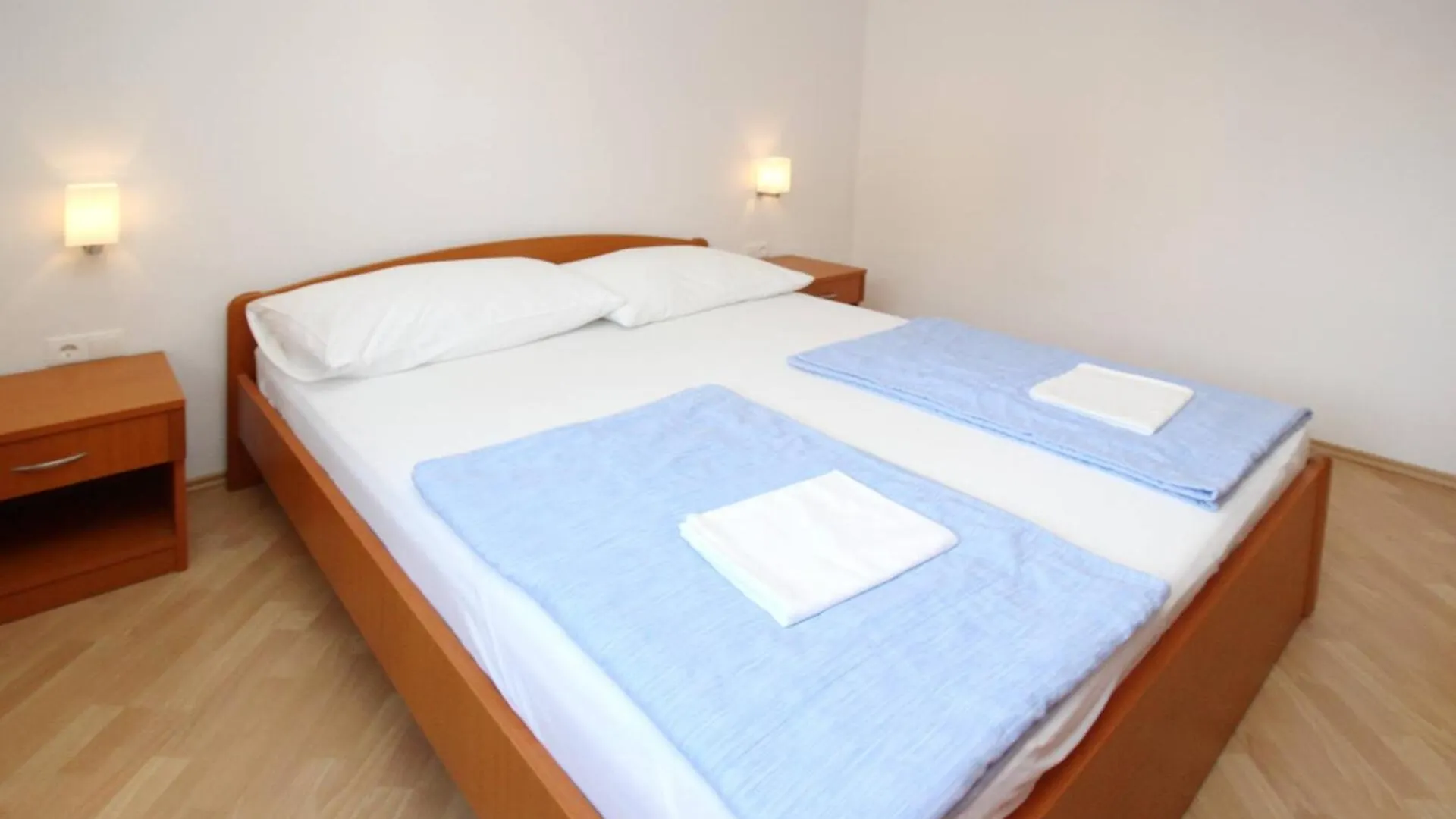 Apartments Mikulan Nara Baška Kroatien