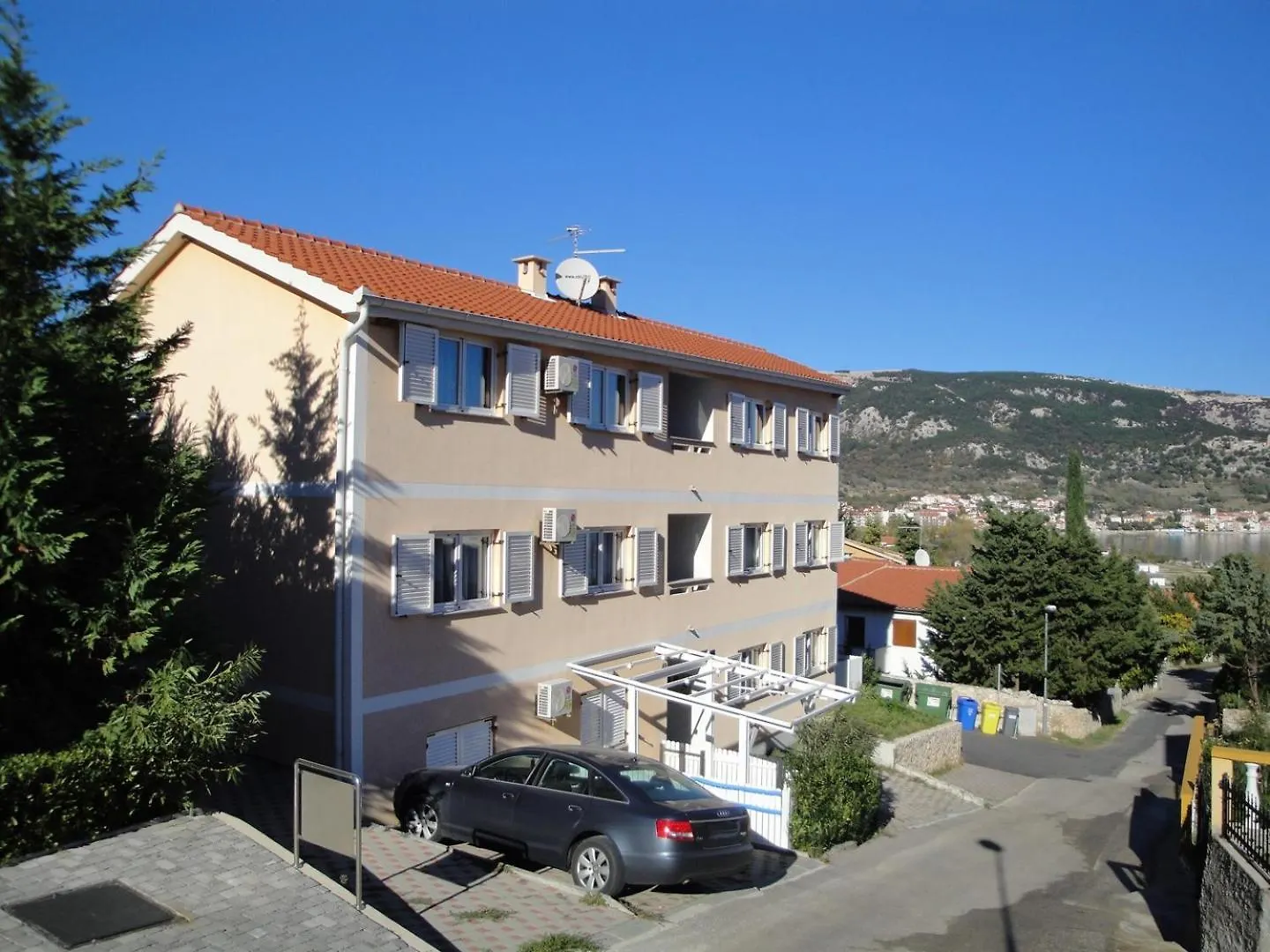 Apartments Mikulan Nara Baška 0*,